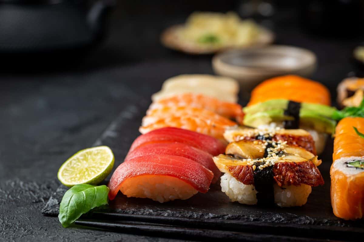 Ensemble de sushis et makis